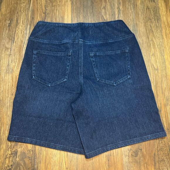 Belle By Kim Gravel size 8 dark indigo stretchy pull on denim shorts - Picture 3 of 8